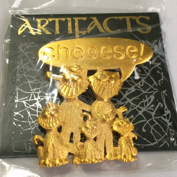 Artifacts Family of Cats Brooch - Picture 3 of 8